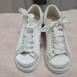 Jewel Badgley Mischka Cream Satin Sneakers
